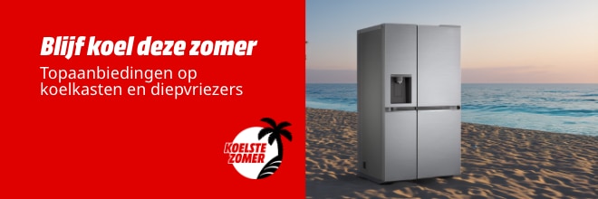 Amerikaanse koelkast op tropisch strand, met zomeraanbieding op koelkasten en vriezers, die je naar de website brengt.
